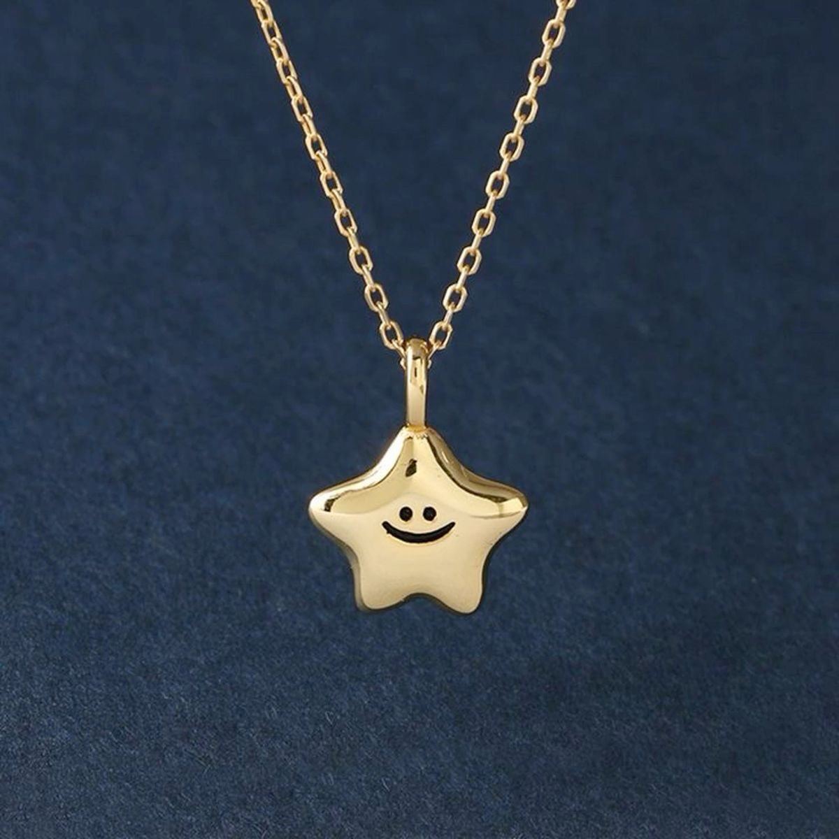 The lil star necklace